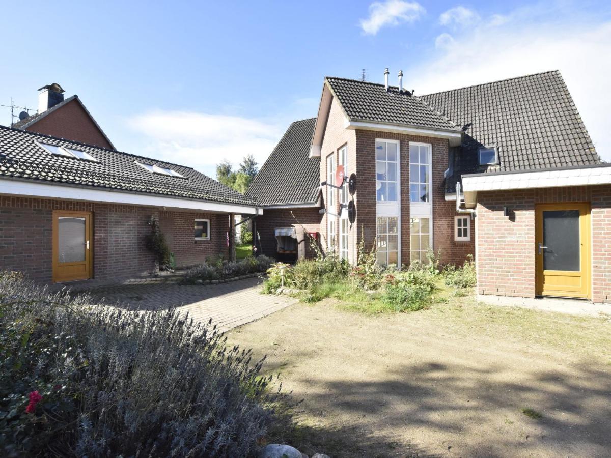 4 Room Holiday Apartment With Garden Kossau Zewnętrze zdjęcie
